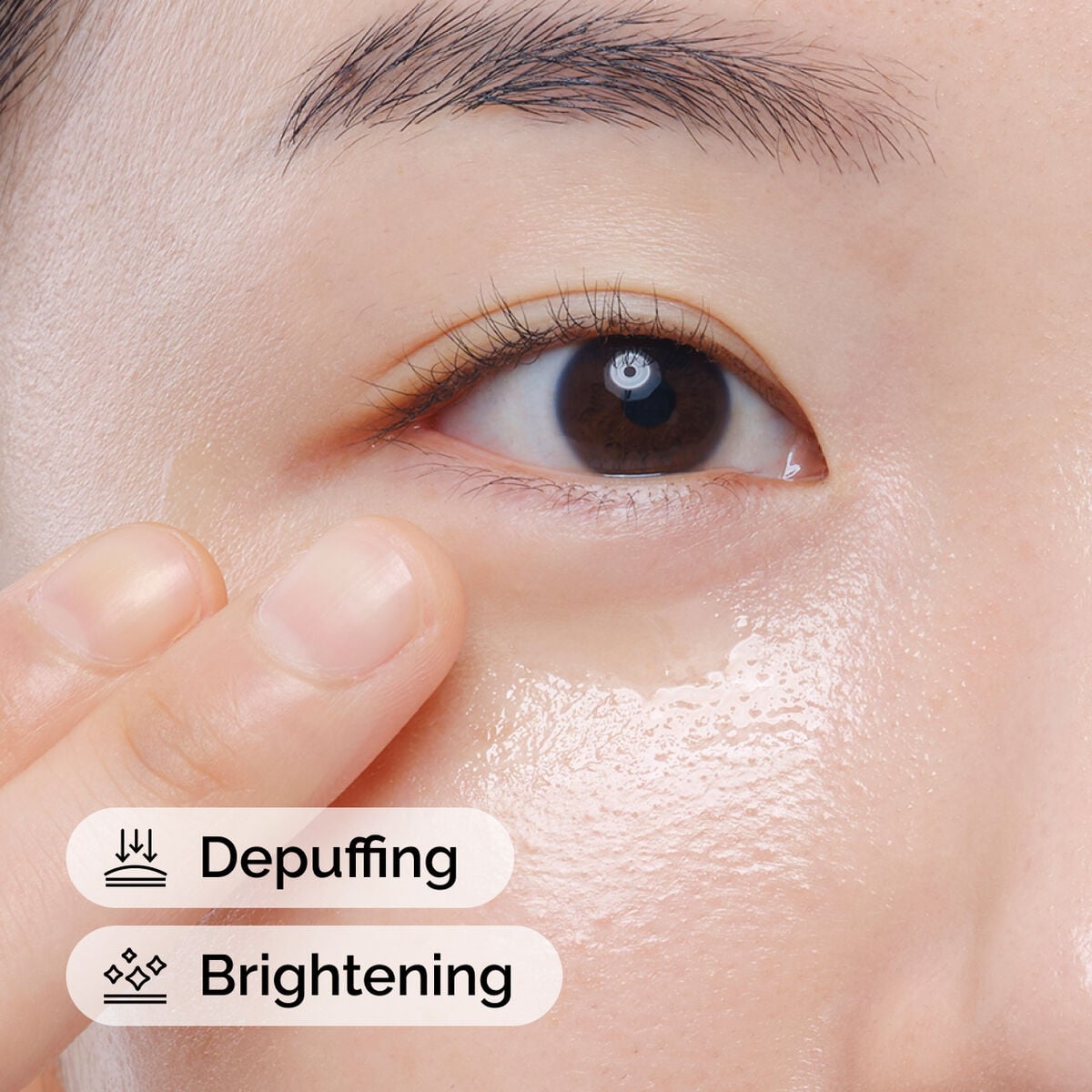 caffeine-solution-5-egcg-eye-serum-s2 ord-caffeine-solution-egcg-model-application-with-benefits.jpg